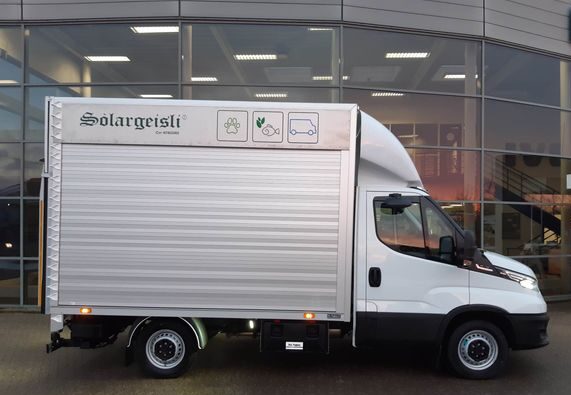 Hos Solargeisli i Broby tilbyder vi komplette og skræddersyede transportløsninger, for alle i ind og udlandet.